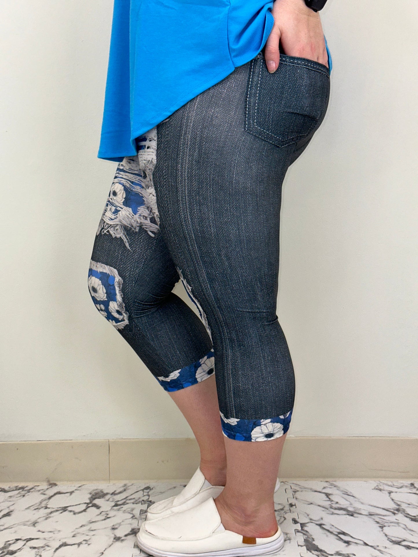 Blue Pansy Denim Capri w/ Pockets